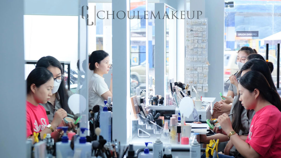 choule makeup khoá học trang điểm cá nhân personal makeup course cơ sở vật chất