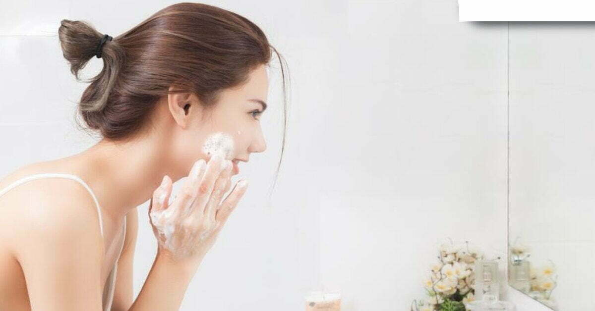 choule makeup sử dụng sữa rửa mặt chăm sóc da ban đêm skincare