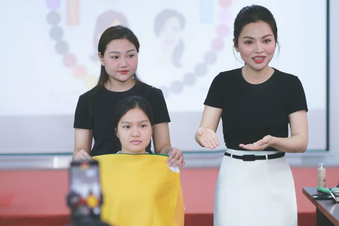 choule makeup trang điểm cá nhân workshop shining myself tập đoàn huỳnh gia màu sắc cá nhân