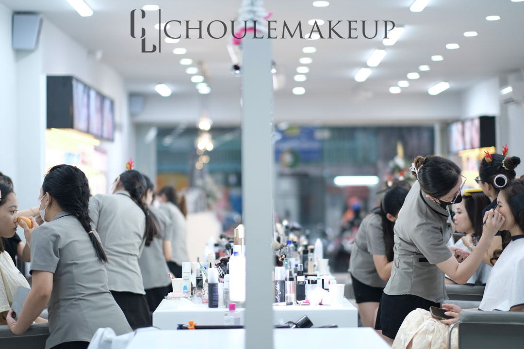 choule makeup cửa hàng quận 10 trang điểm khách hàng